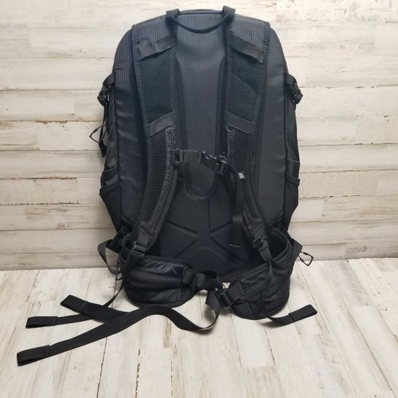 The North Face Angstrom 28 Backpack Travel Day Pack Black Lots of Pockets - Picture 2 of 8